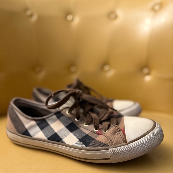 ✨ Burberry Check Canvas Sneakers Size 40 (US 9–9.5) Classic Designer Style 💕👜 - Picture 5 of 14